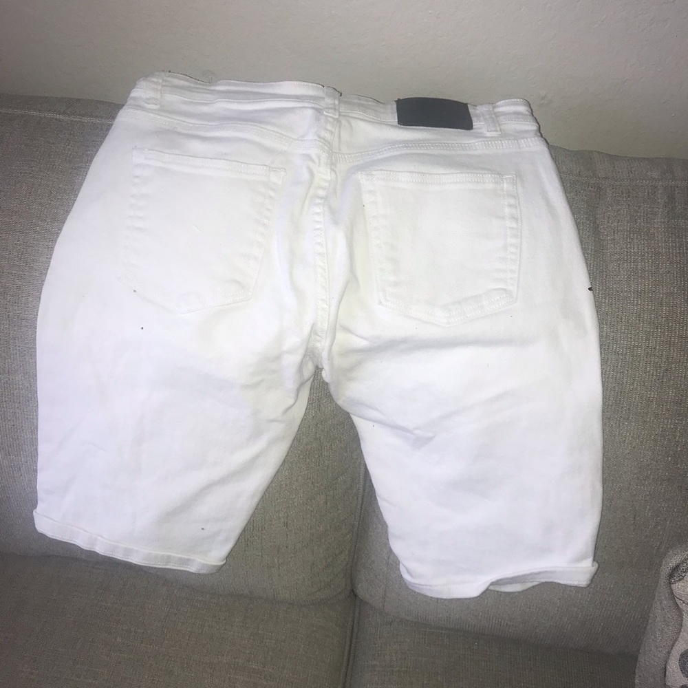 White jean